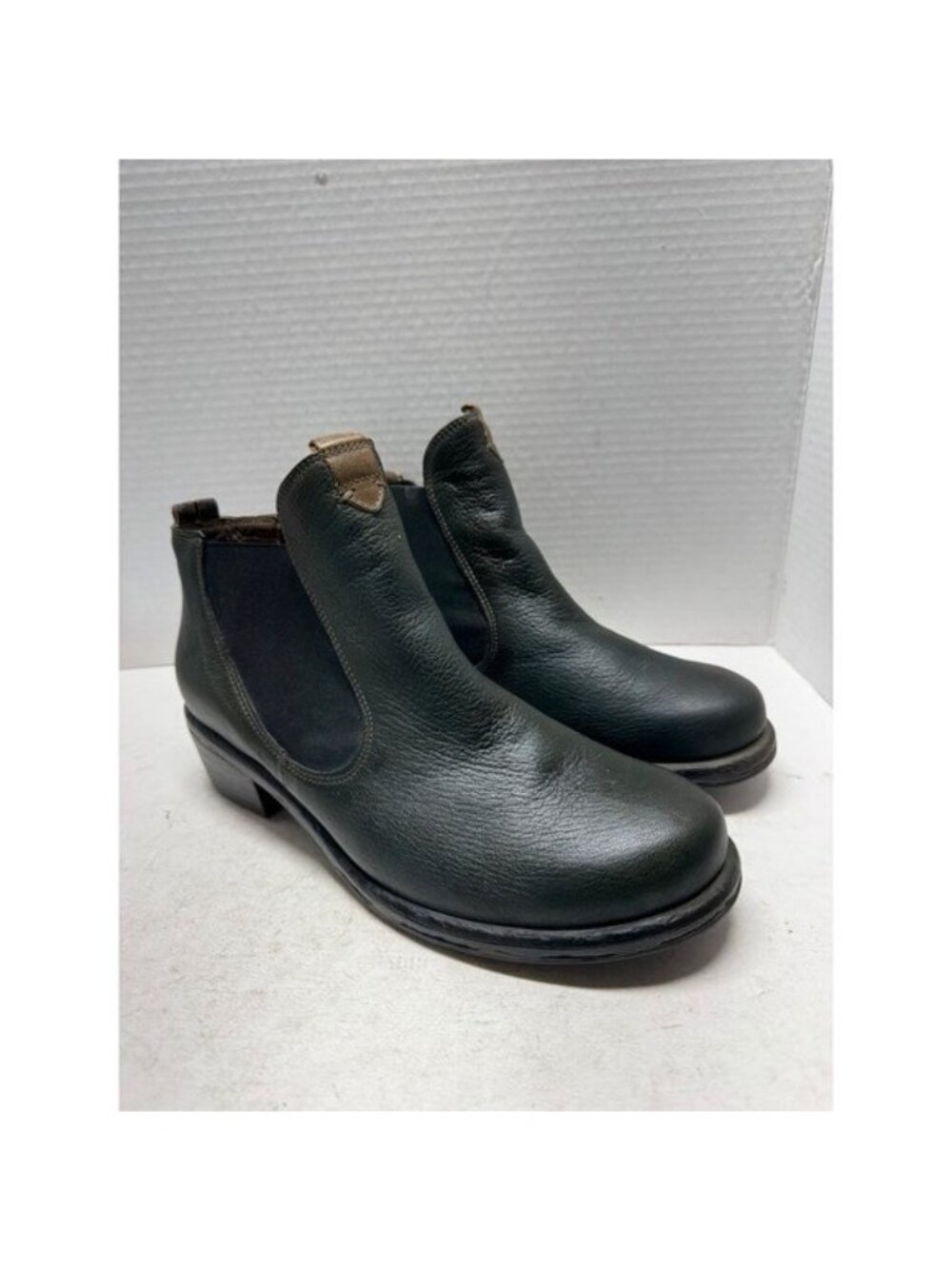 Think! Deni Forest Green Leather Chelsea Ankle Boots 40.5 9.5 87184-61